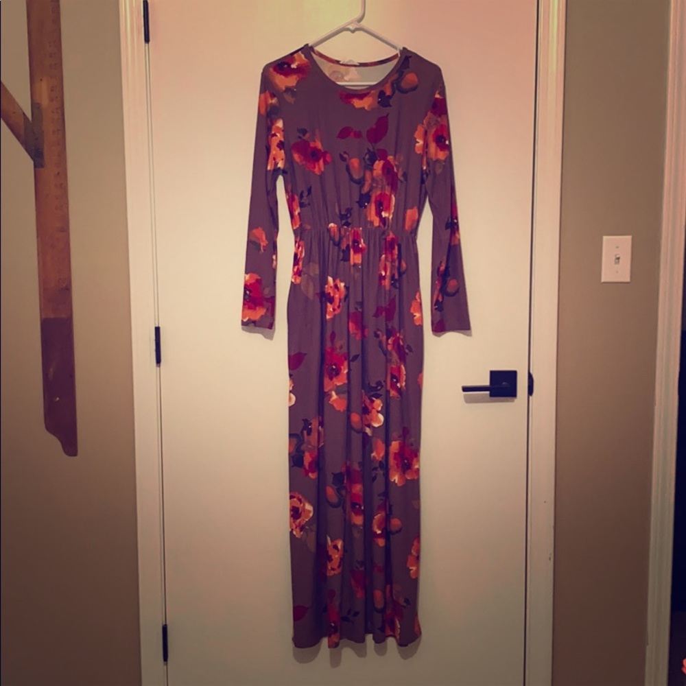 Long sleeve floral maxi dress